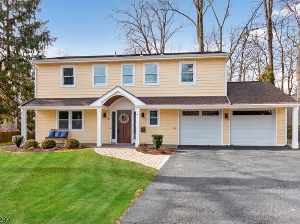 8 Trowbridge Rd, Morris Plains Boro, NJ 07950