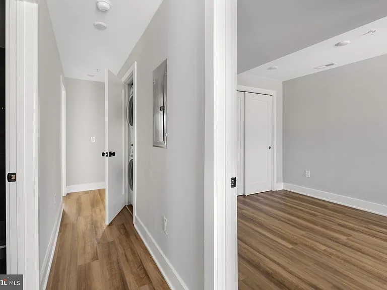 3965 Lancaster Ave #302 — Photo 13