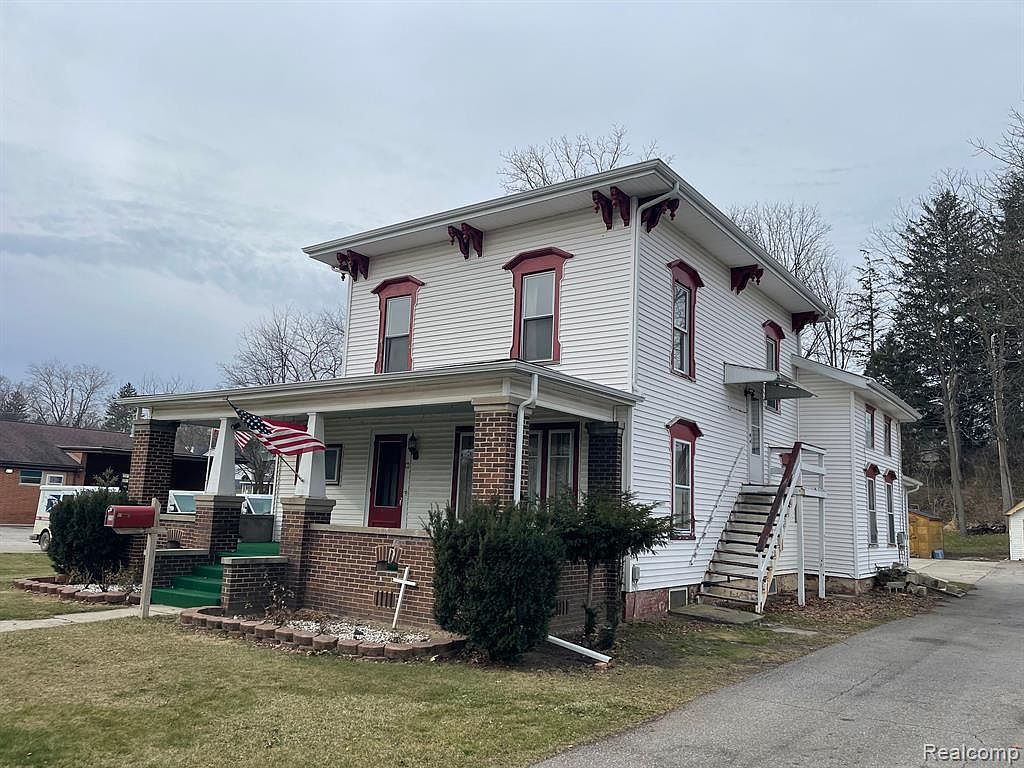 215 N Main St, Vassar, MI 48768 | Zillow