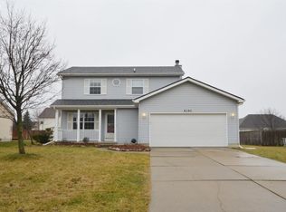 6108 Tree Line Dr, Grand Blanc, MI 48439