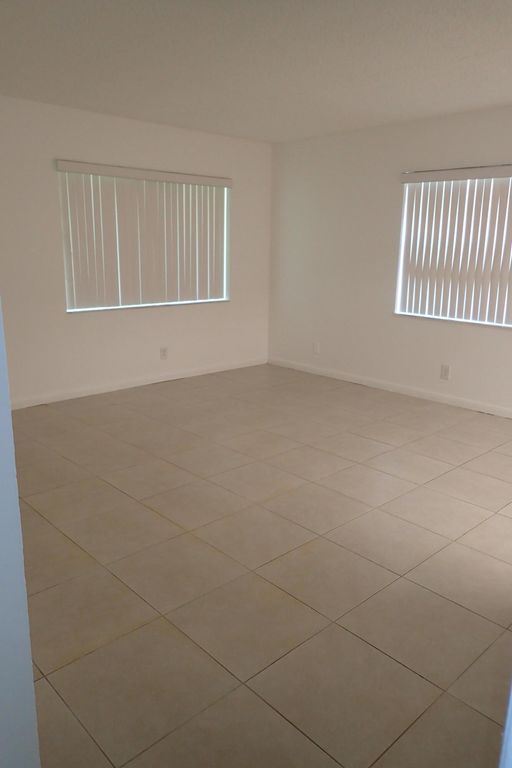 151 SW 14th Ct APT A, photo 5