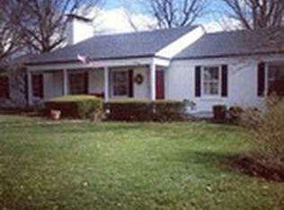 9010 Stonebridge Dr, Saint Louis, MO 63117