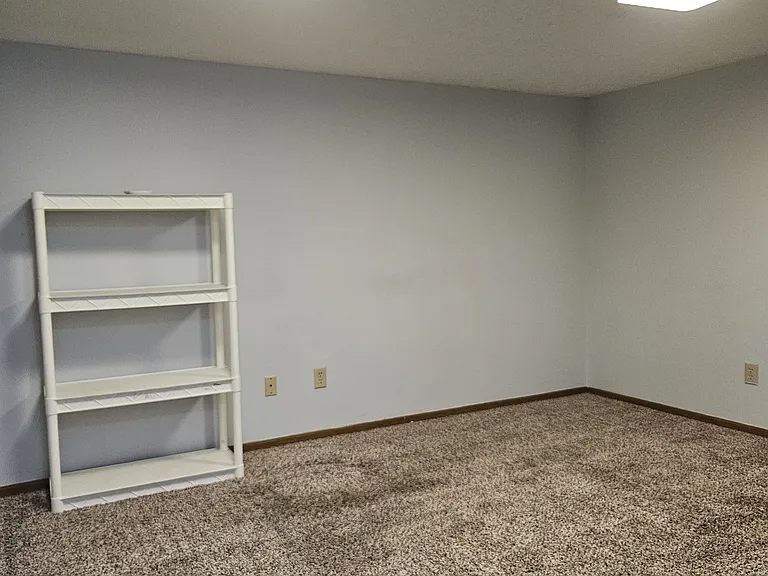 1001 Syracuse Ln — Photo 24