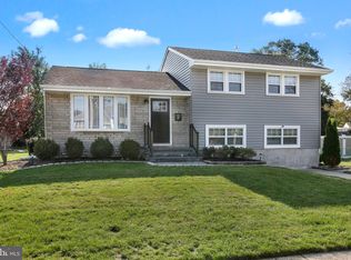 9 Clearbrook Dr, Gibbsboro, NJ 08026