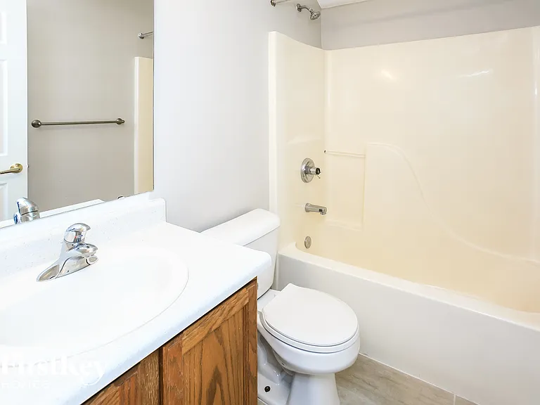 6753 Long Run Dr — Photo 13