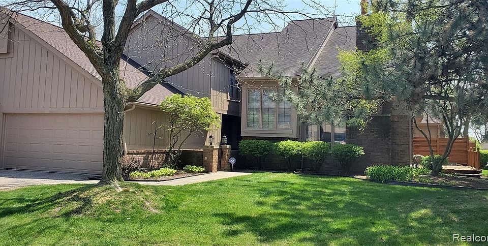 1st image of 37816 N Laurel Park Dr