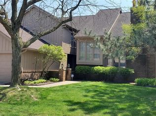 37816 N Laurel Park Dr, Livonia, MI