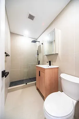 Rented by Platinum Properties | media 8