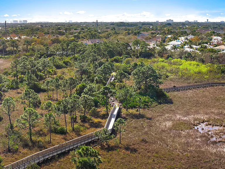 146 W Thatch Palm Cir — Photo 10