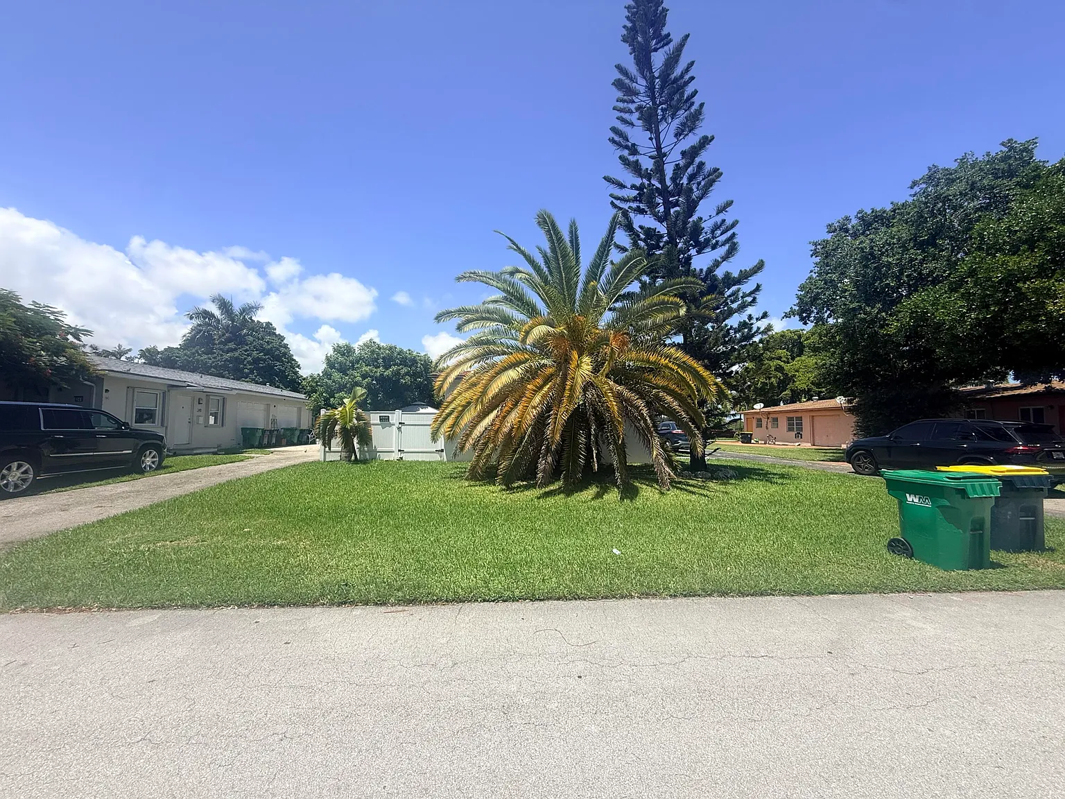 2 bed, 2.0 bath, 900 sqft, $2,600 — Photo 3