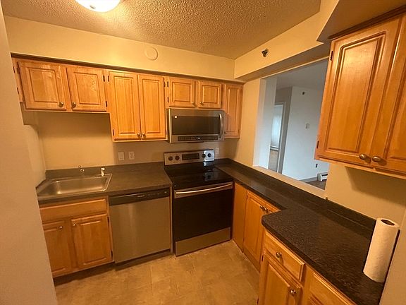 5th image of 1025 Hancock St Unit 14M