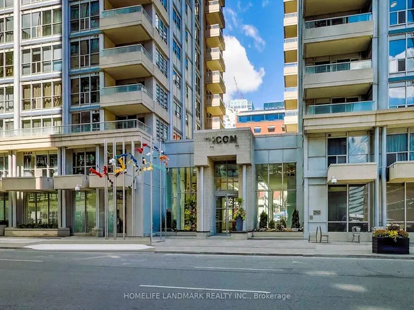270 Wellington St W #702, Toronto, ON M5V 3P5