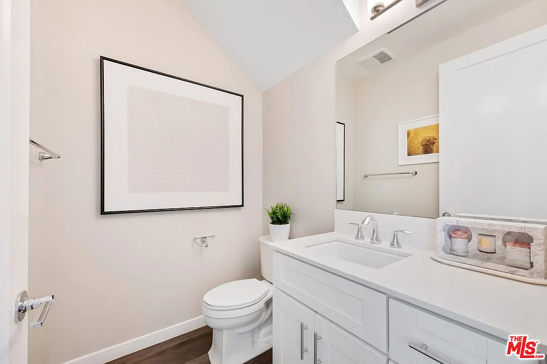 3 bed, 2.5 bath, $6,695 — Photo 3