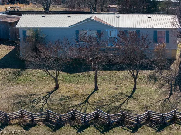 21409 9th St, Howe, OK 74940