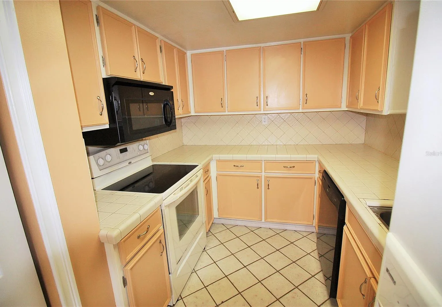 200 Maitland Ave — Photo 4