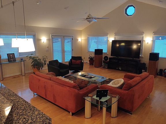 3rd image of 671 Bow Ln