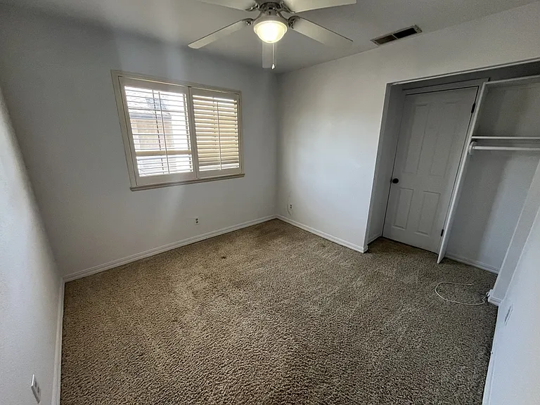 511 Bluff Dr — Photo 19