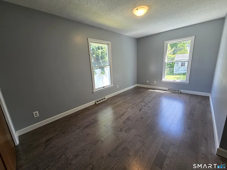 24 Pearl St — Photo 25