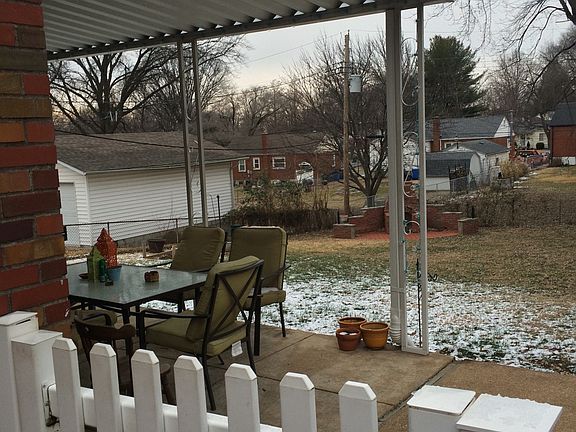 Covered patio, perfect for bbqs even on rainy days