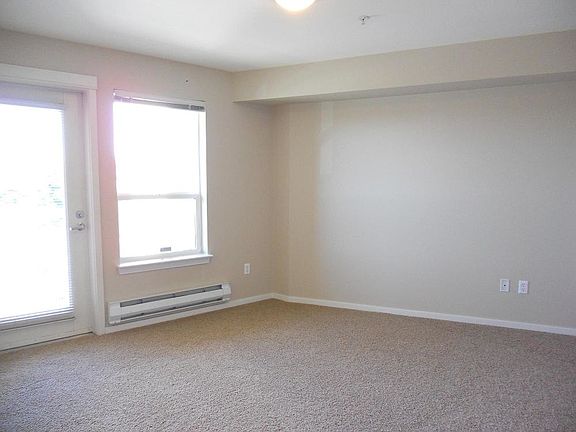 Plenty of Room to Decorate!