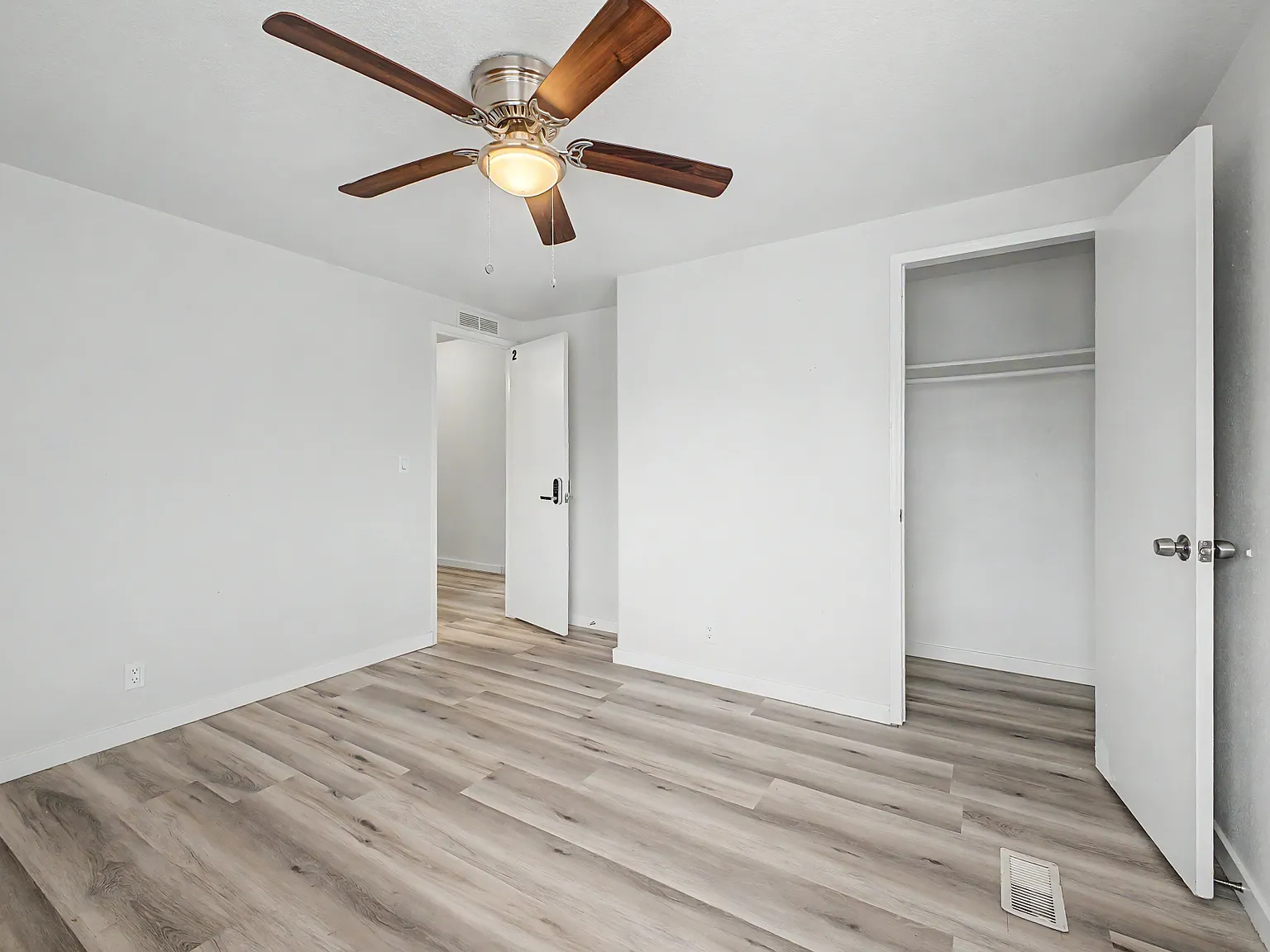 6 bed, 1666 sqft, $600 — Photo 4
