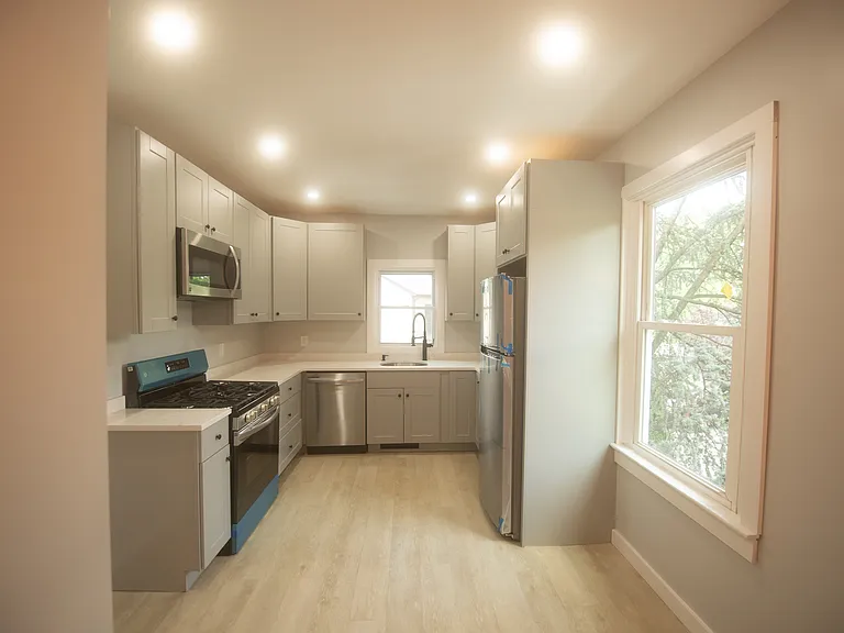 3 Union St #3 — Photo 1