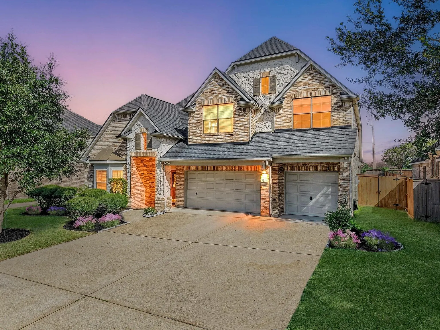 4 bed, 2.5 bath, 3141 sqft, $3,000 — Photo 1