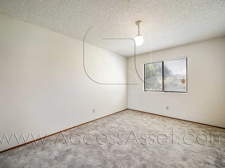 21825 Canyon Dr — Photo 15