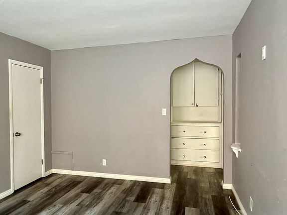 4th image of 2066 Griffin Ave