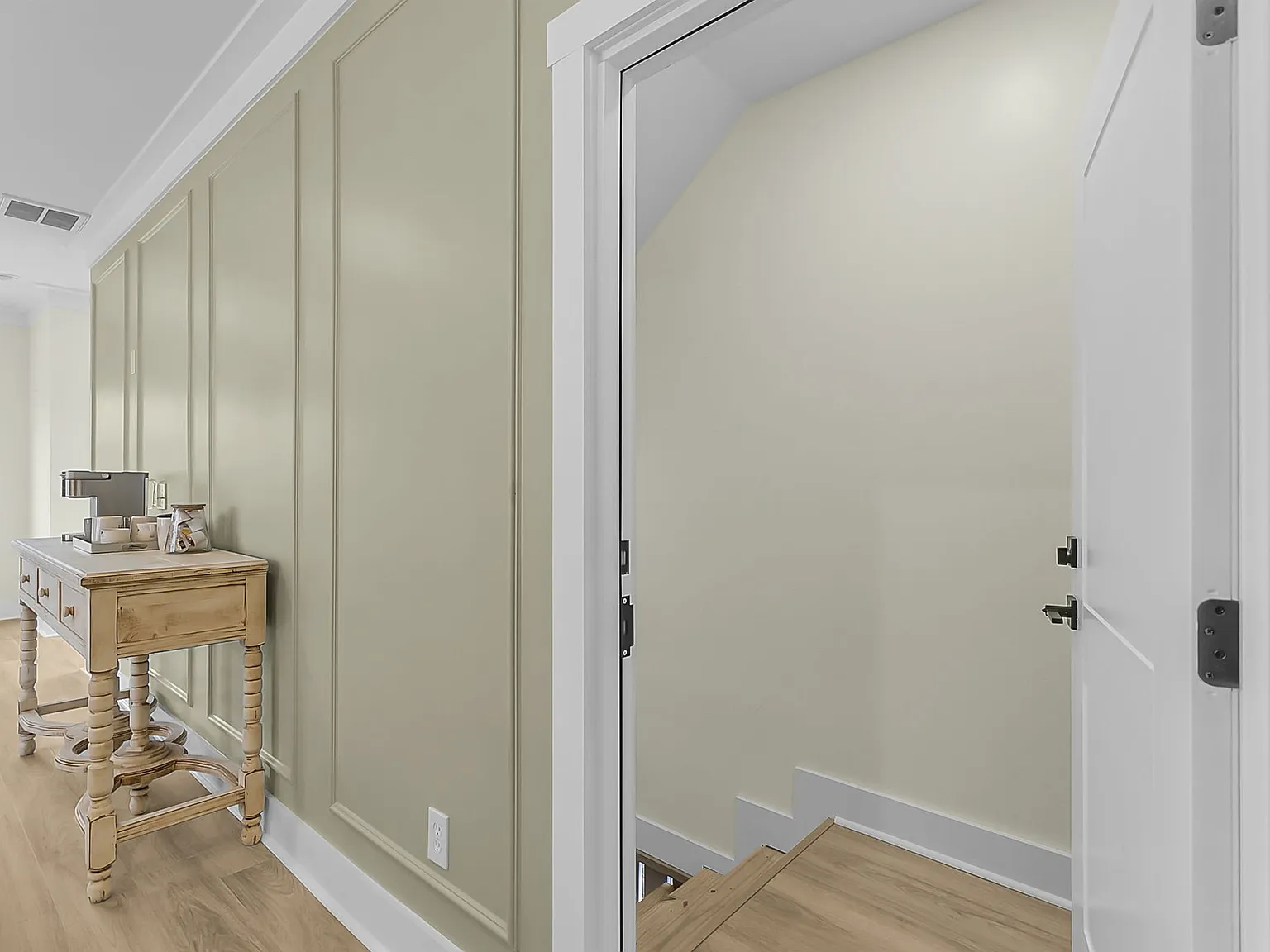 3 bed, 1740 sqft, $6,000 — Photo 2