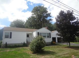 15 Ridgebrook Dr, Bridgeport, CT 06606