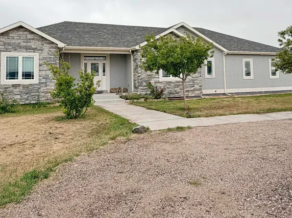 6807 Spencer Dr, Cheyenne, WY 82007