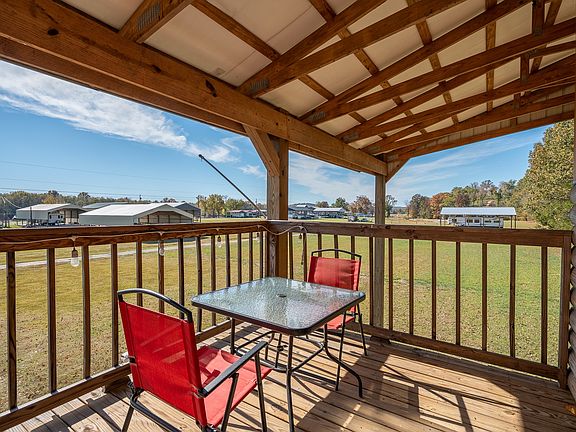 4th image of 330 Jetter Rd