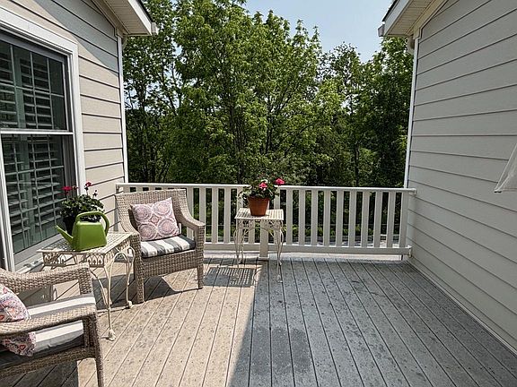 5th image of 571 Gramercy Ln