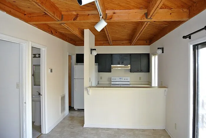 4 bed, 2.5 bath, $2,800 — Photo 3