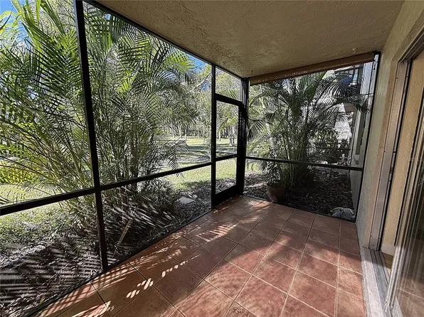 942 La Costa Cir Unit 3, Sarasota, FL 34237