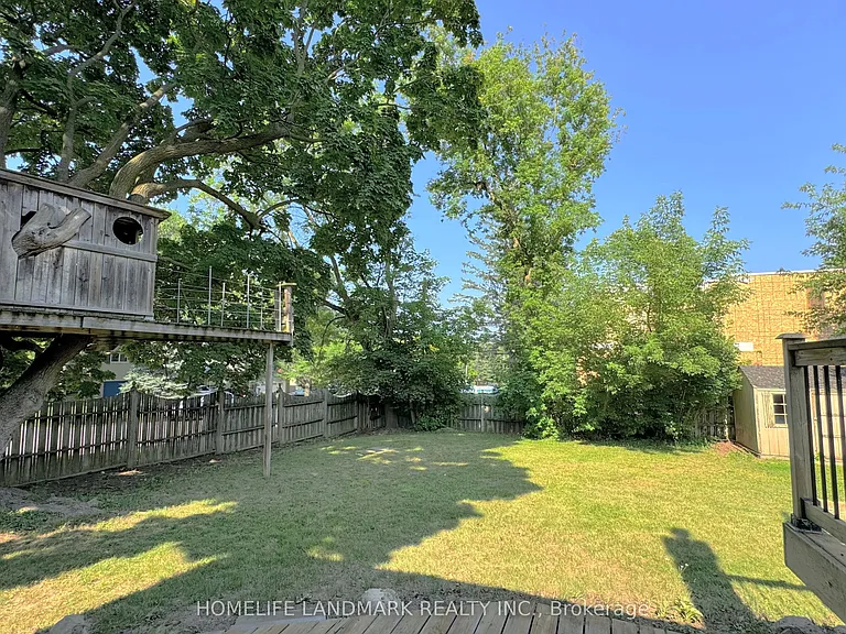 7 Talisman Cres — Photo 22