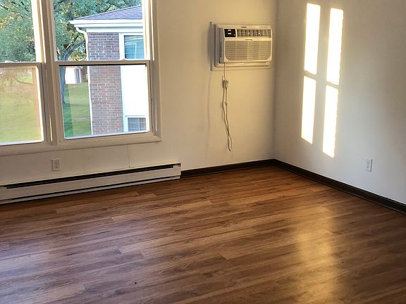 5th image of 301 Wilshire Dr #3