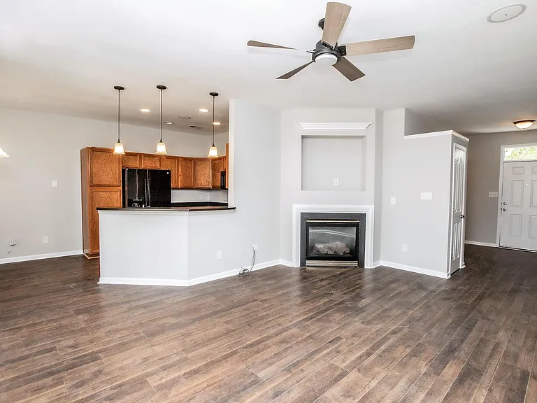 4018 Far West Dr — Photo 6