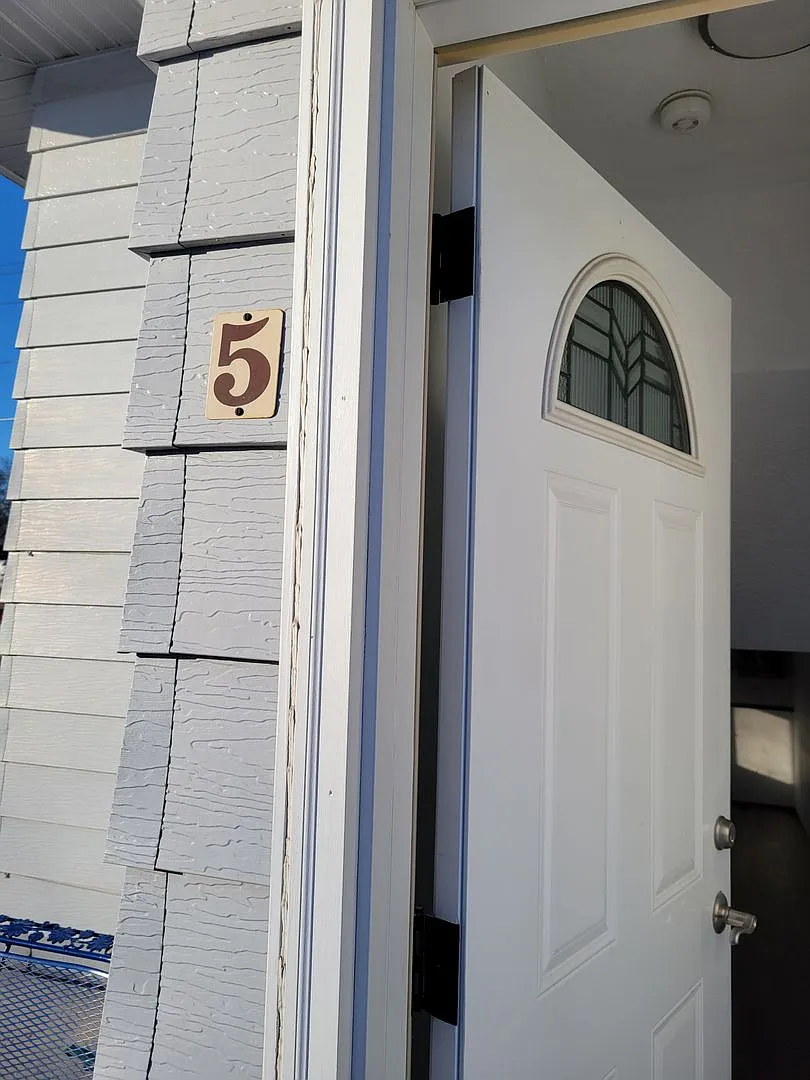 138 N Bay St — Photo 3