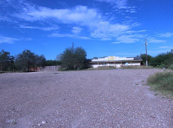 3rd image of 4935 Salida De Luna