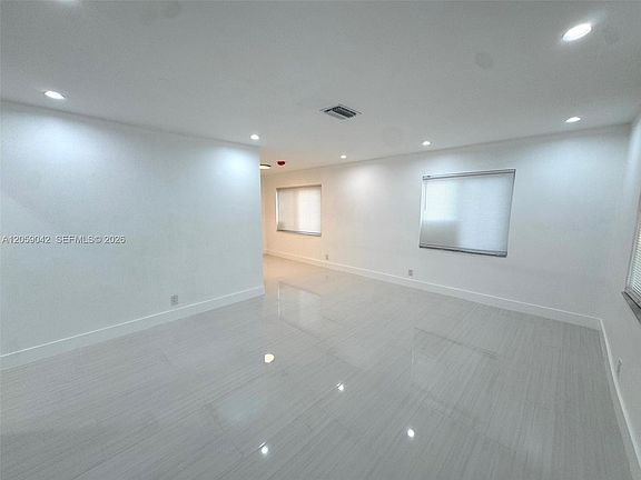 4th image of 105-107 NE 30th Ct #105