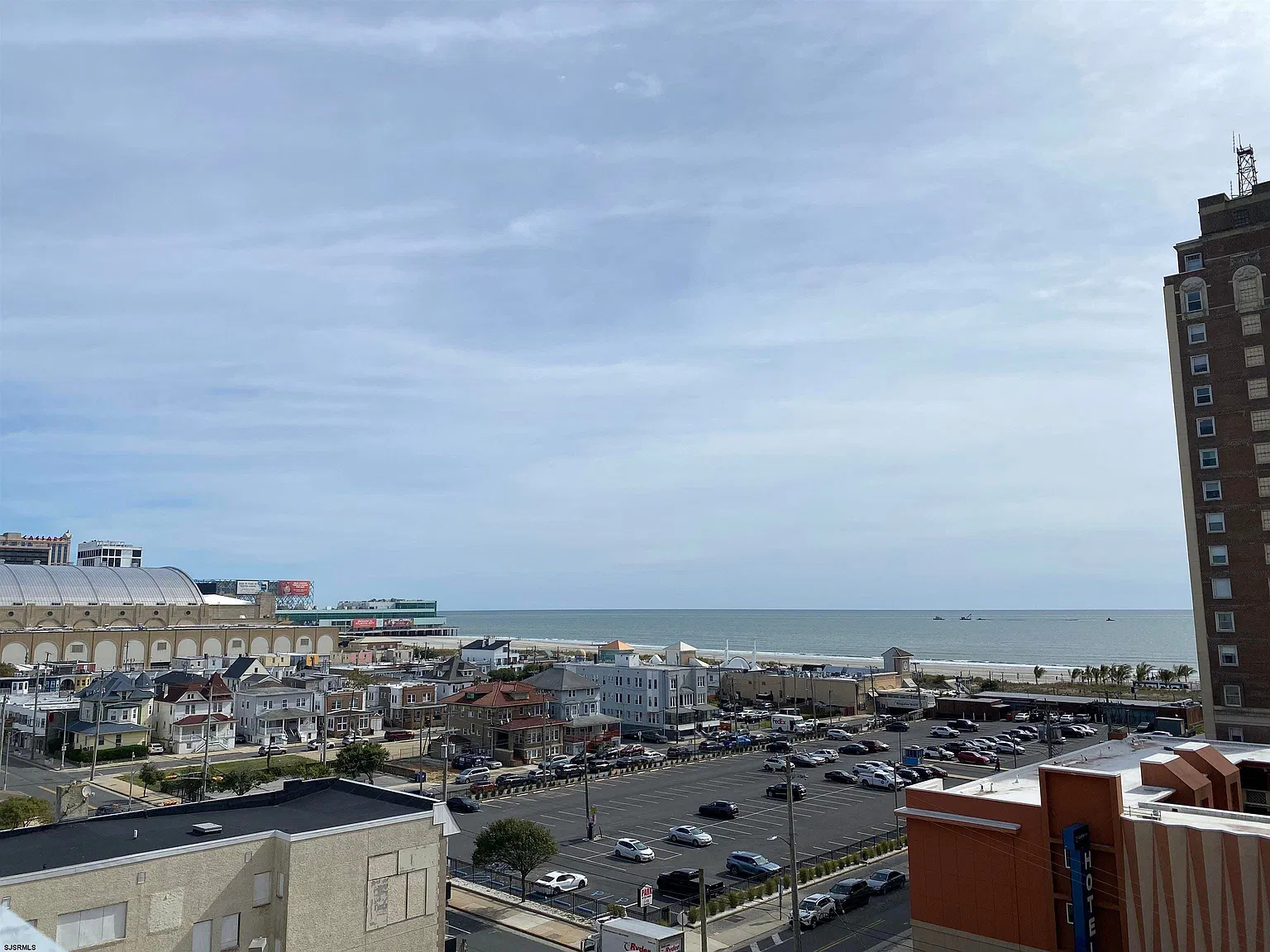 1 bed, 1.0 bath, $1,350 — Photo 2