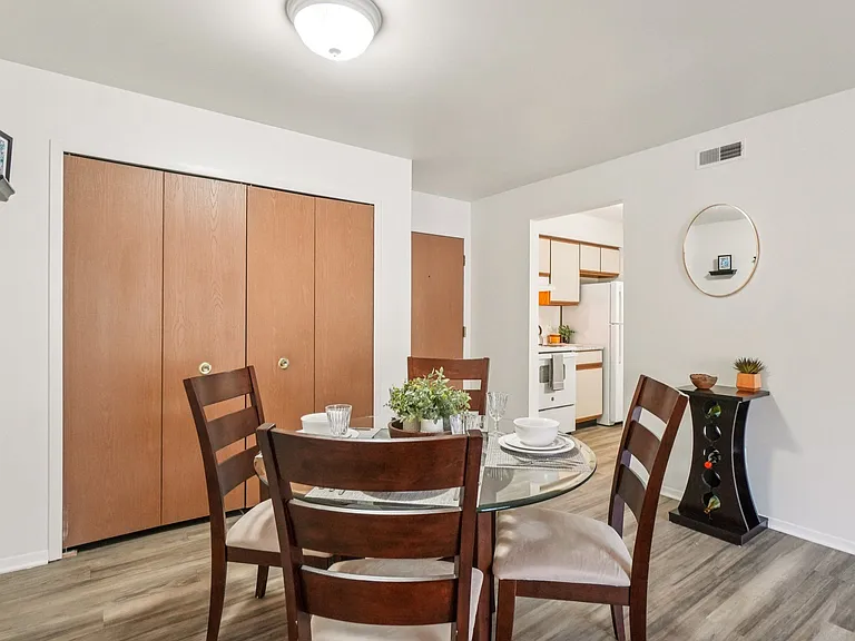 Eastwood Village Apartments — Photo 22