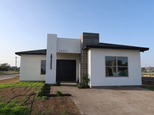 1602 Curriculum Ct, Laredo, TX 78046