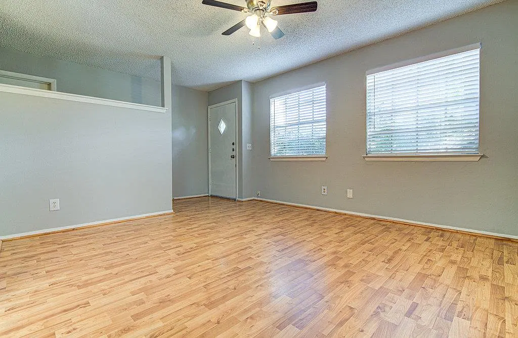 2 bed, 1.0 bath, 838 sqft, $1,495 — Photo 4