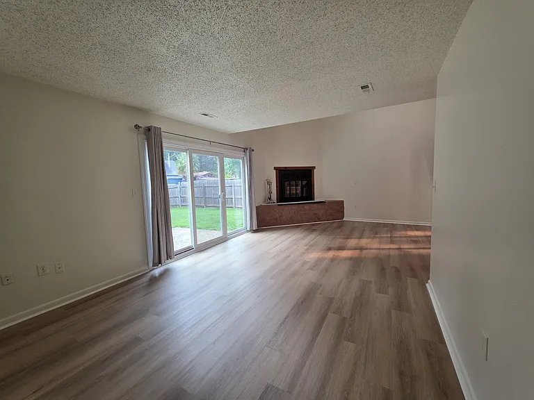 4080 Sherman Oaks Ave — Photo 10