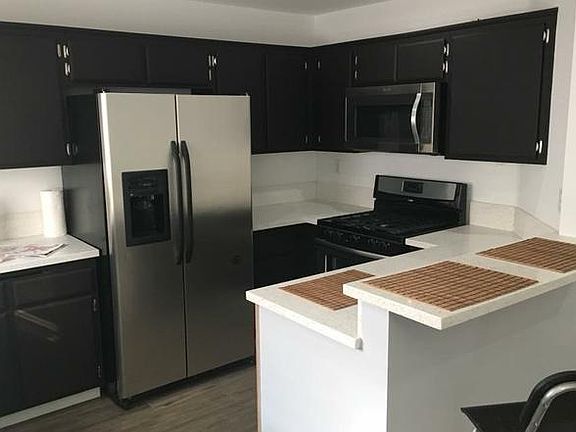 2nd image of 11150 Glenoaks Blvd Unit 288