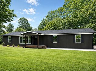 636 Maynard Rd, Crossville, TN 38571