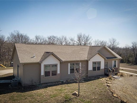 2nd image of 1155 NW 250th Rd